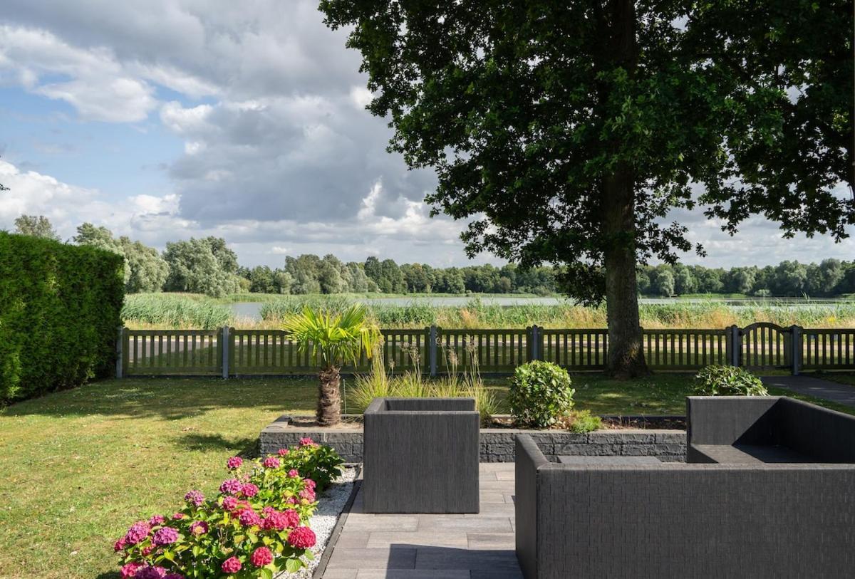 Vakantiehuis Mooie, Luxe Woning Aan Het Water 7 Persoons Vp005 Heinkenszand